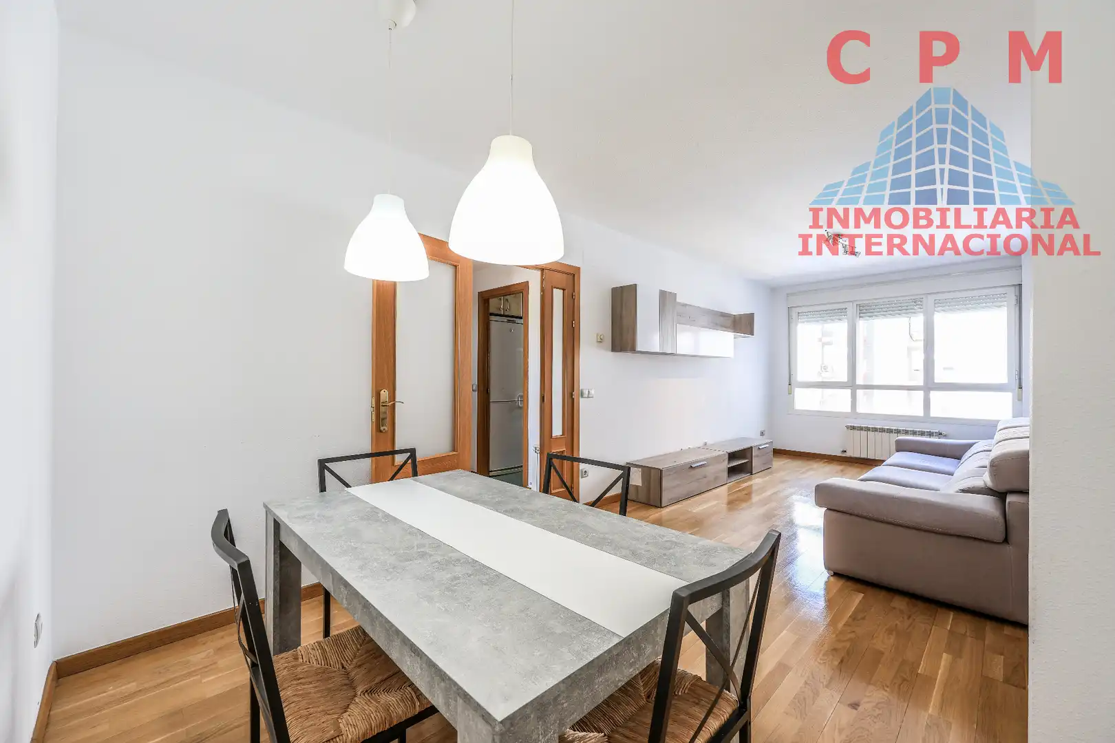 Living room of Flat for rent in Madrid  with Air Conditioner, Heating and Parquet flooring