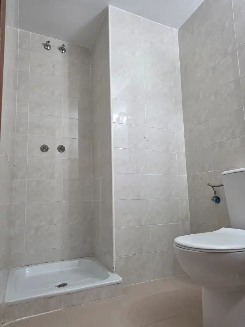 Badezimmer von Wohnung zur Miete in Utrera mit Möbliert