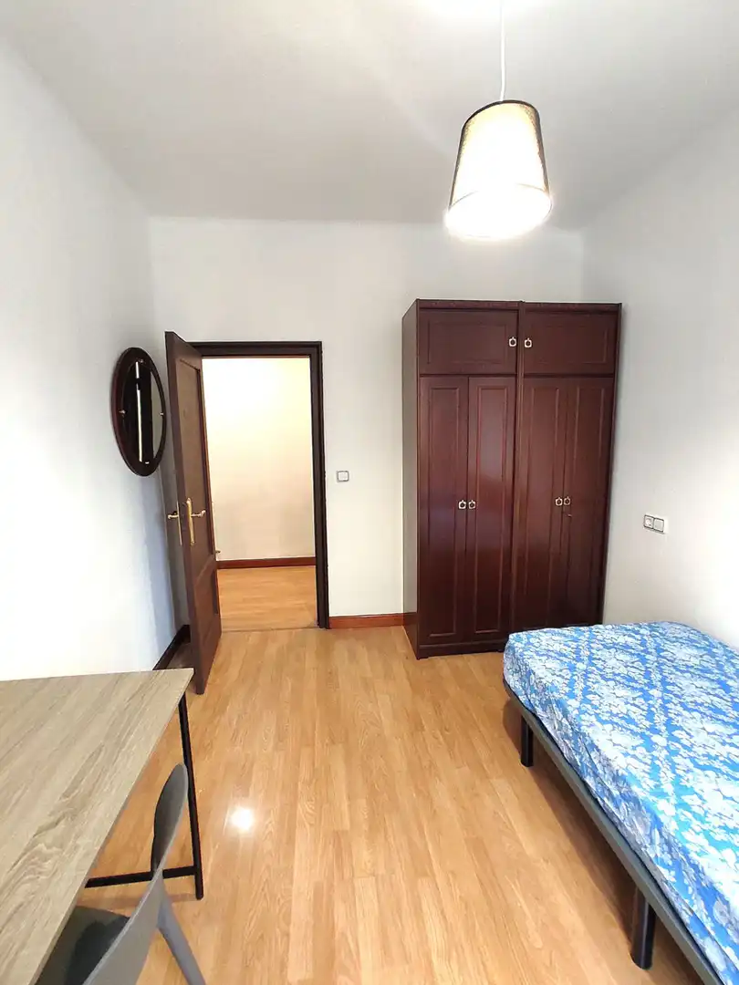 Piso de alquiler en CAUCE DE LOS MOLINOS, Adurtza