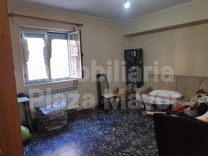 Living room of Flat for sale in Salamanca Capital  with Heating, Furnished and Balcony