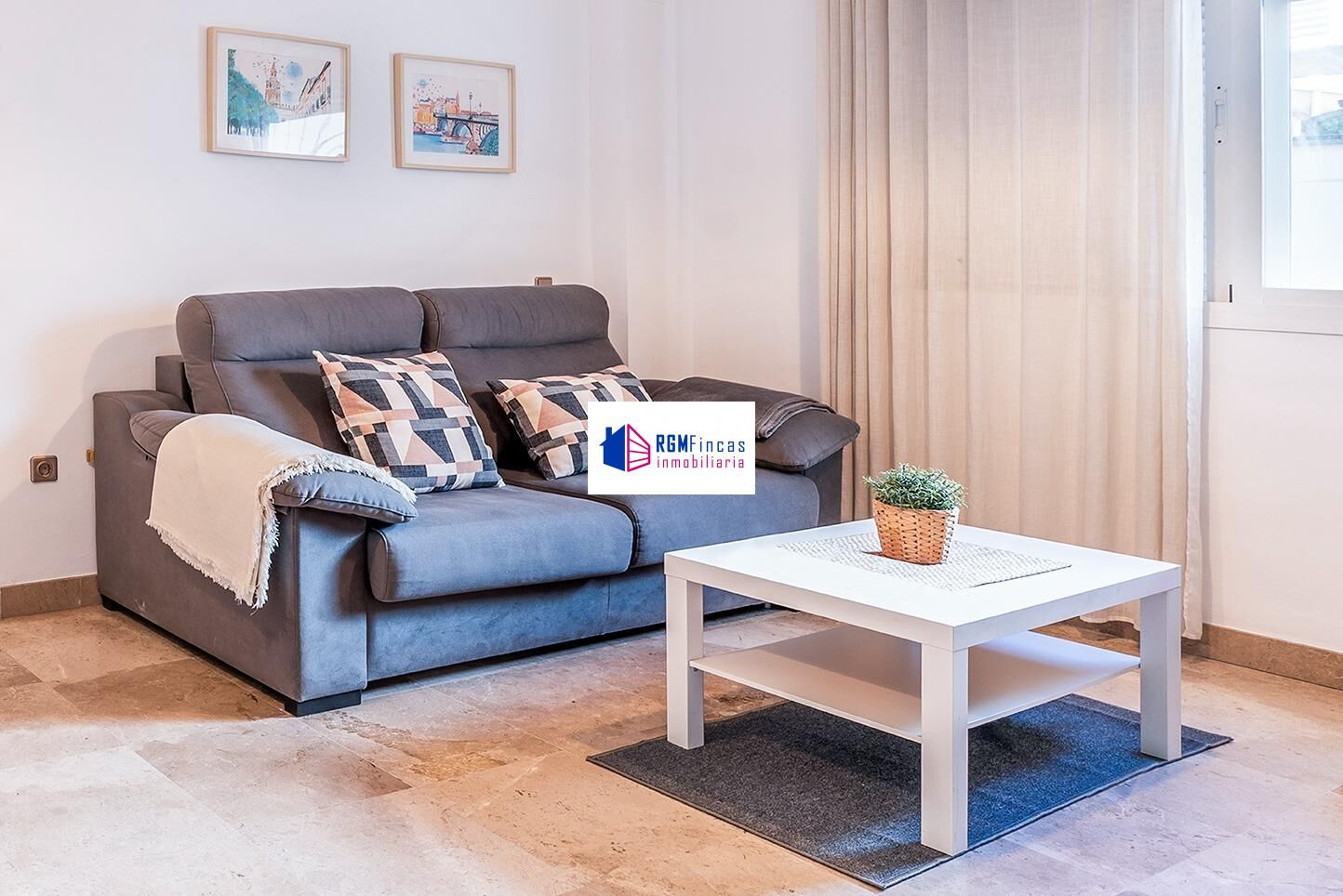 Living room of Flat for sale in  Sevilla Capital  with Air Conditioner and Heating