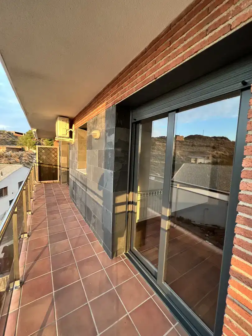 Terrasse von Wohnung zur Miete in Albesa mit Klimaanlage, Parkett und Möbliert