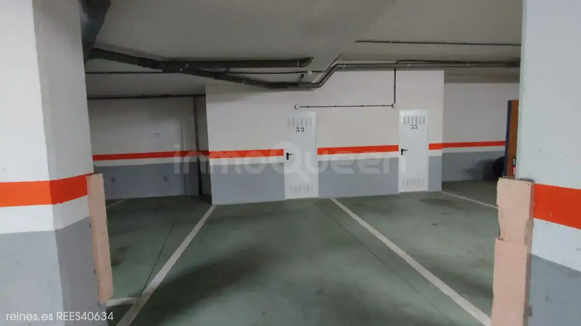 Parking de Apartamento en venta en Soto del Barco con Calefacción y Amueblado