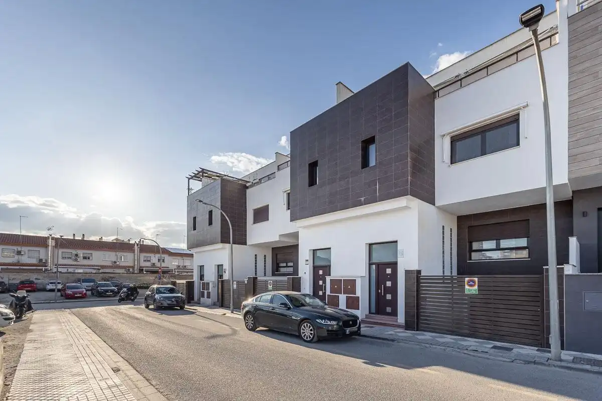 Vista exterior de Casa o chalet en venta en Maracena con Aire acondicionado, Calefacción y Terraza