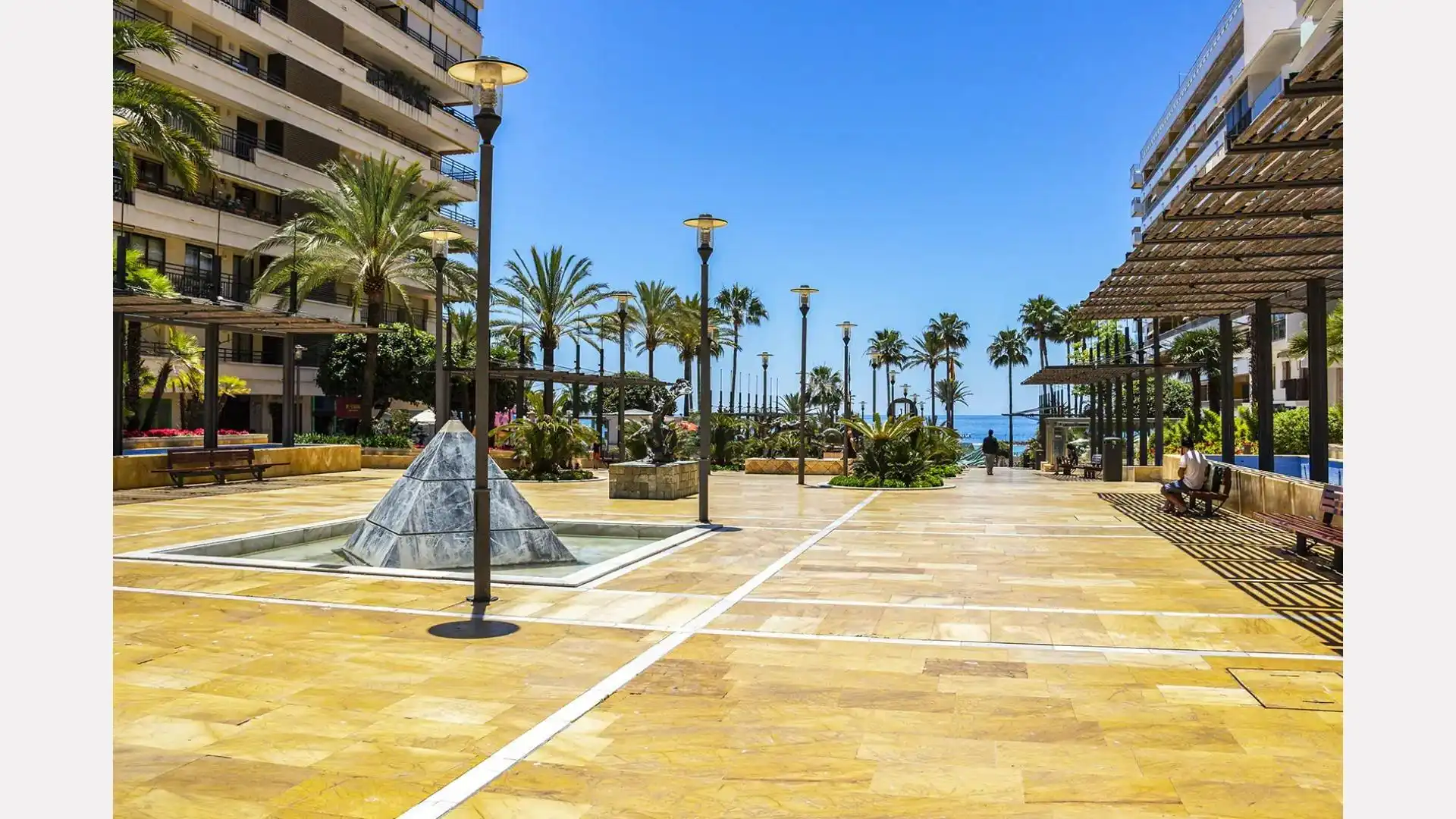 Vista exterior de Apartament en venda en Marbella amb Aire condicionat, Terrassa i Traster