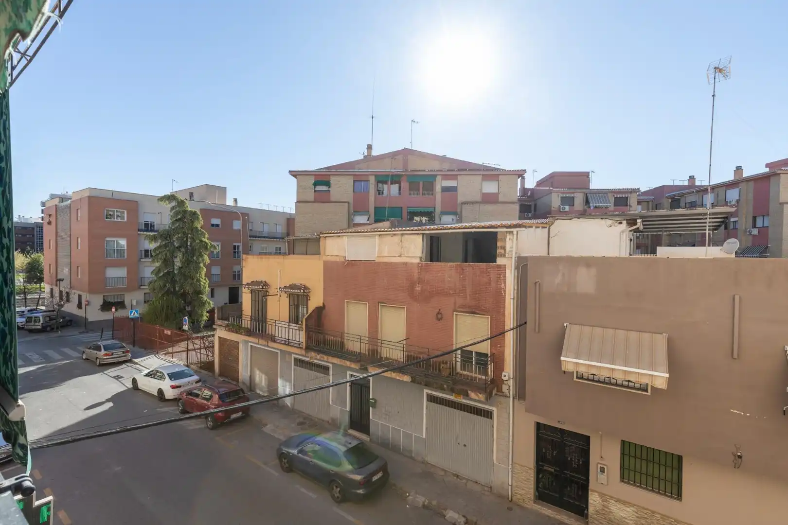 Vista exterior de Piso en venta en Granada con Aire acondicionado y Balcón