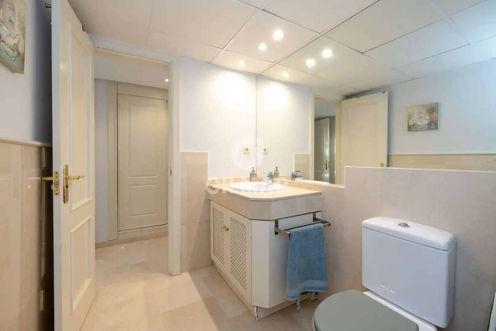 Bathroom of Apartments for sale in Sotogrande  with Heating and Balcony