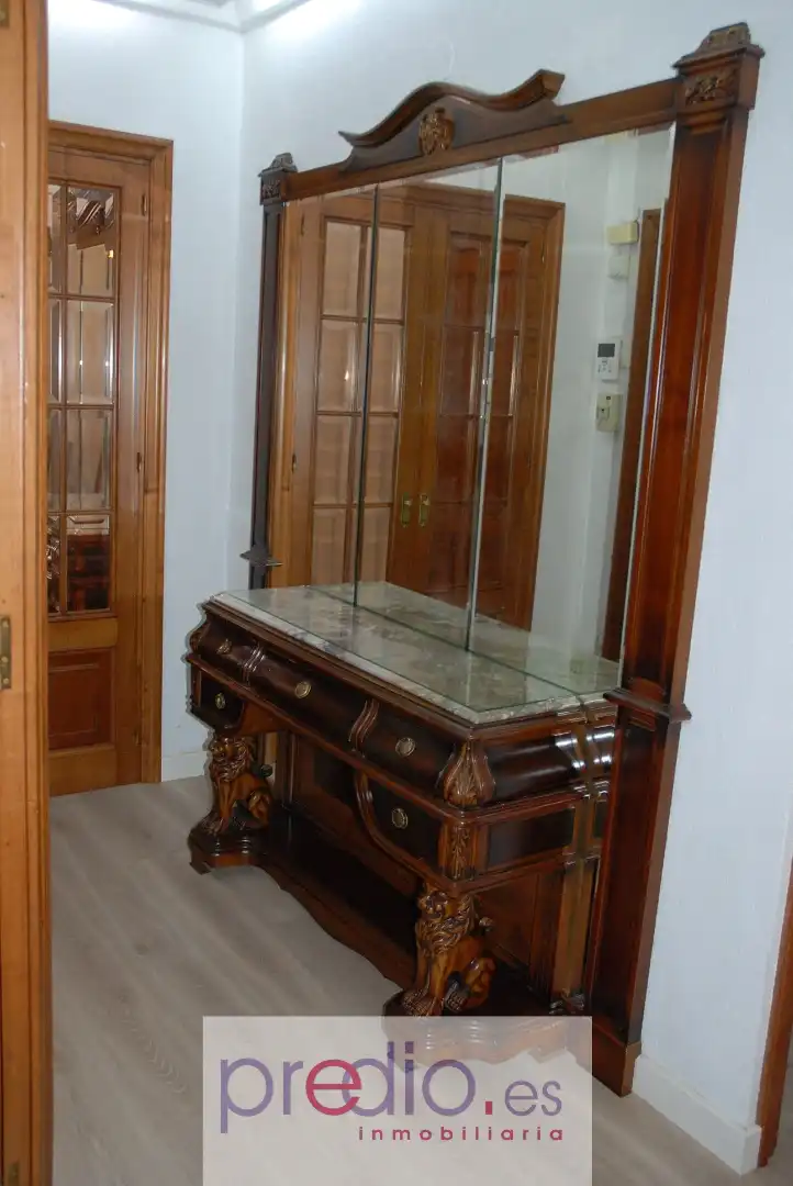 Piso en venta en Lugo con Calefacción, Parquet y Trastero