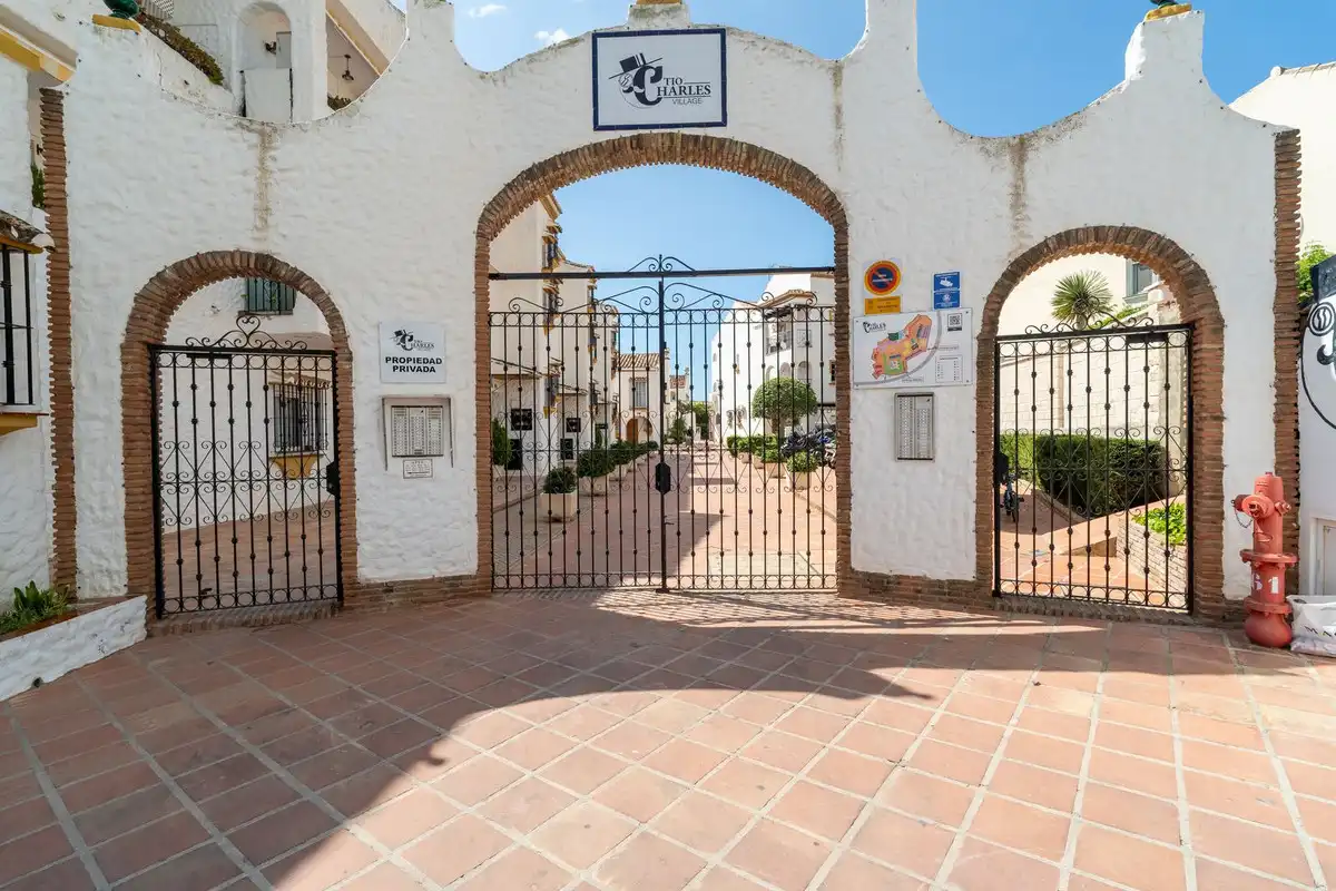 Ground floor for sale in Benalmádena  with Terrace and Community pool