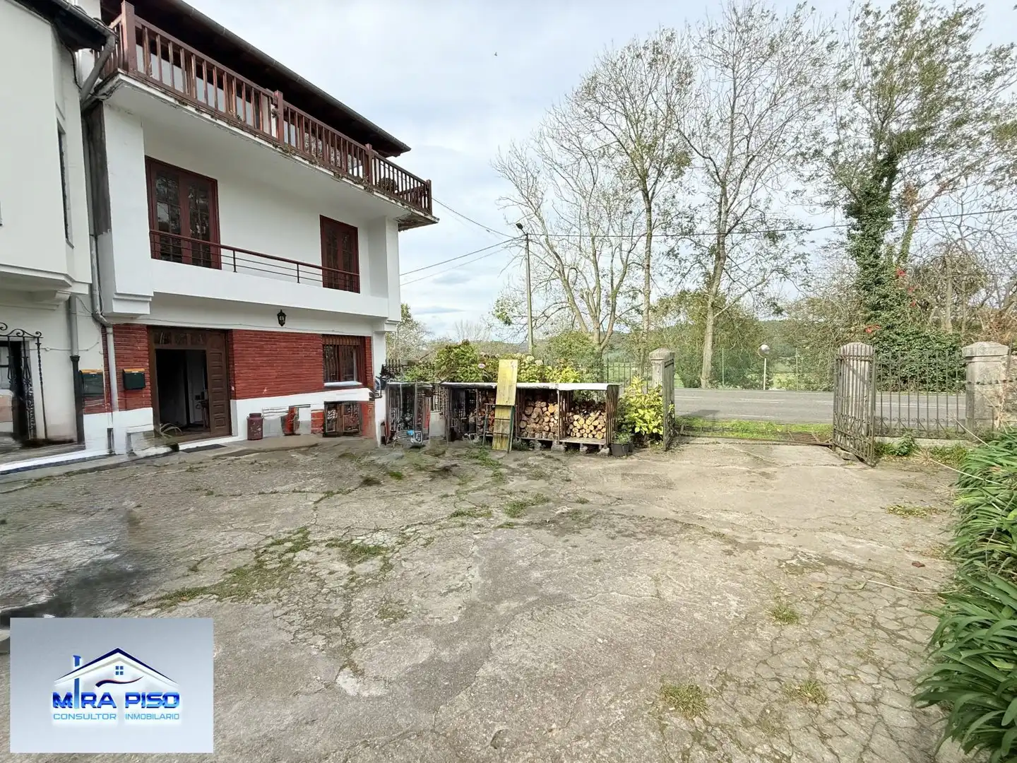 Casa en venda a Ribamontán al Monte