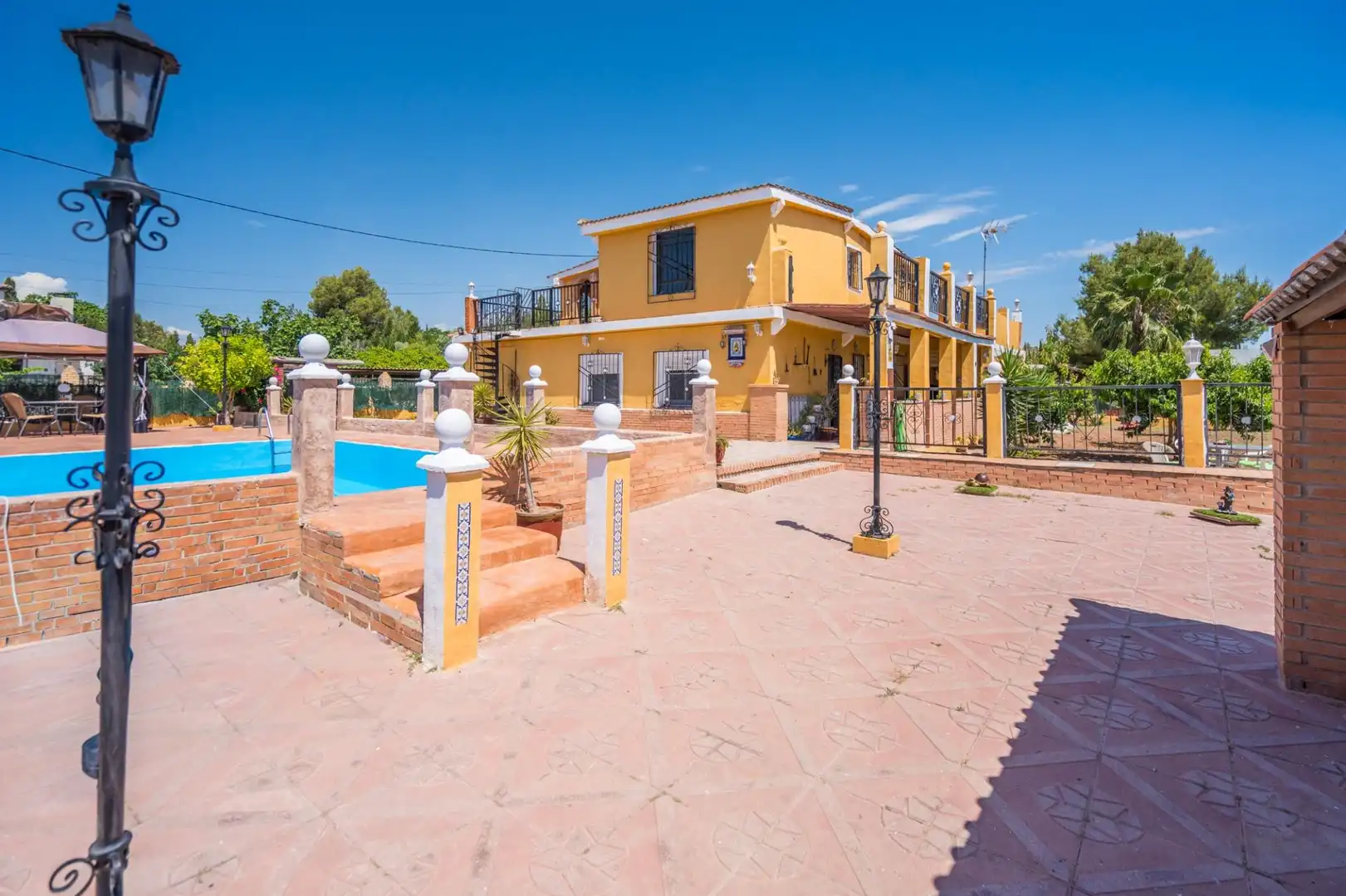 Vista exterior de Casa o chalet en venta en Benaguasil con Aire acondicionado, Calefacción y Jardín privado