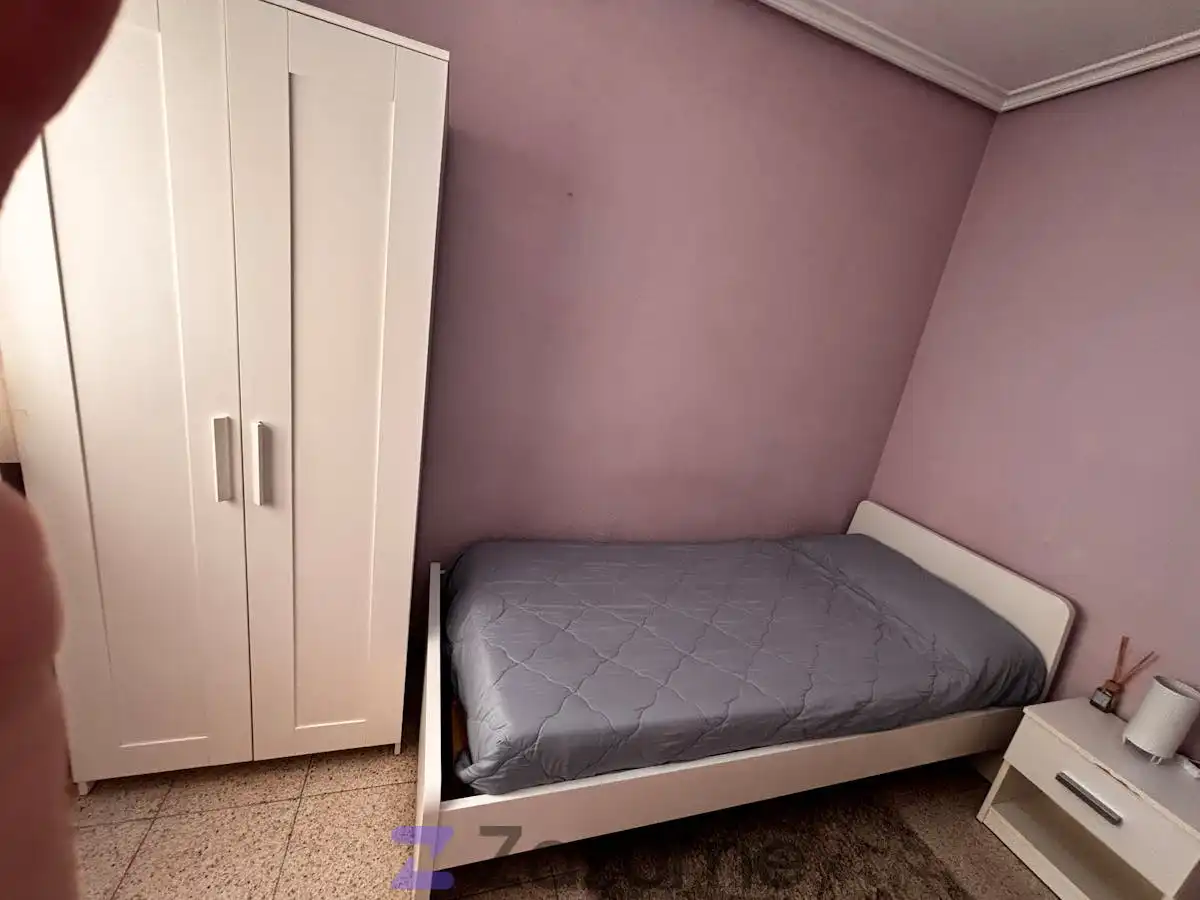 Schlafzimmer von Wohnung zur Miete in  Logroño mit Heizung, Abstellraum und Möbliert