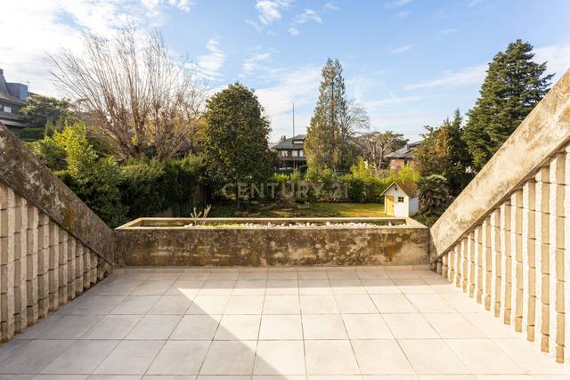 Casa-chalet en Alquiler en Carrer d'Àngel Guimerà, Sant Cugat del Vallès, Bar, -1 en L'Eixample