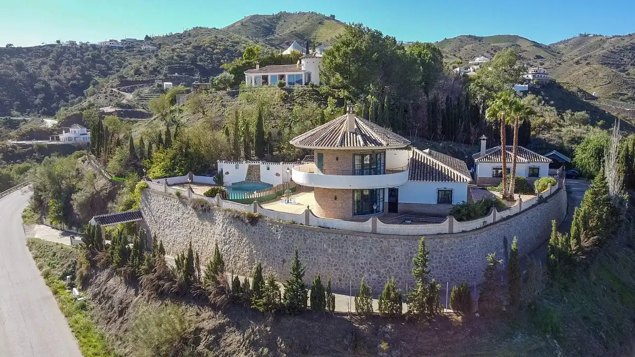 Casa amb piscina en venda a Viñuela