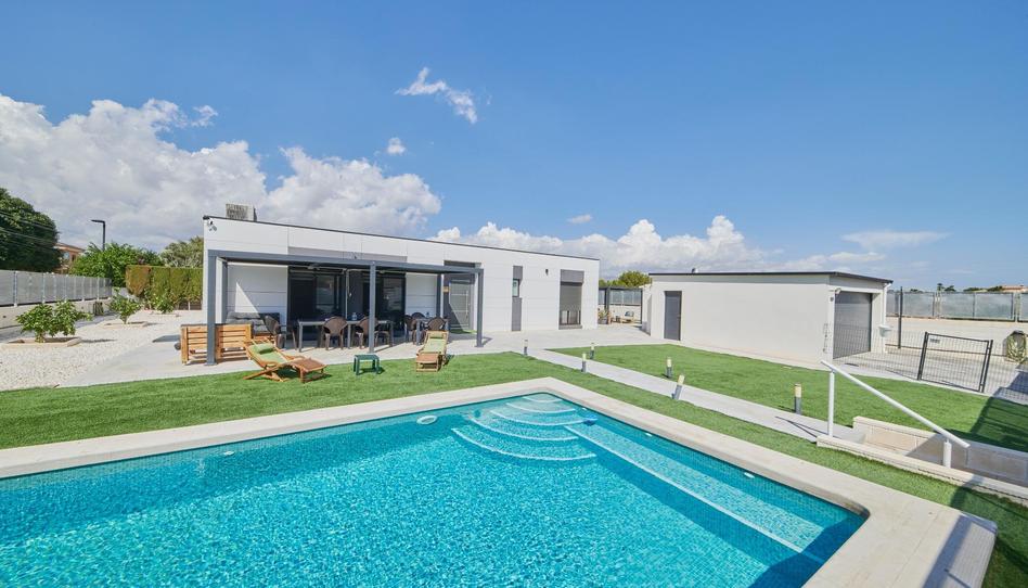 Photo 1 of House or chalet for sale in Calle Calle del Roble, 18, Los Girasoles, Alicante