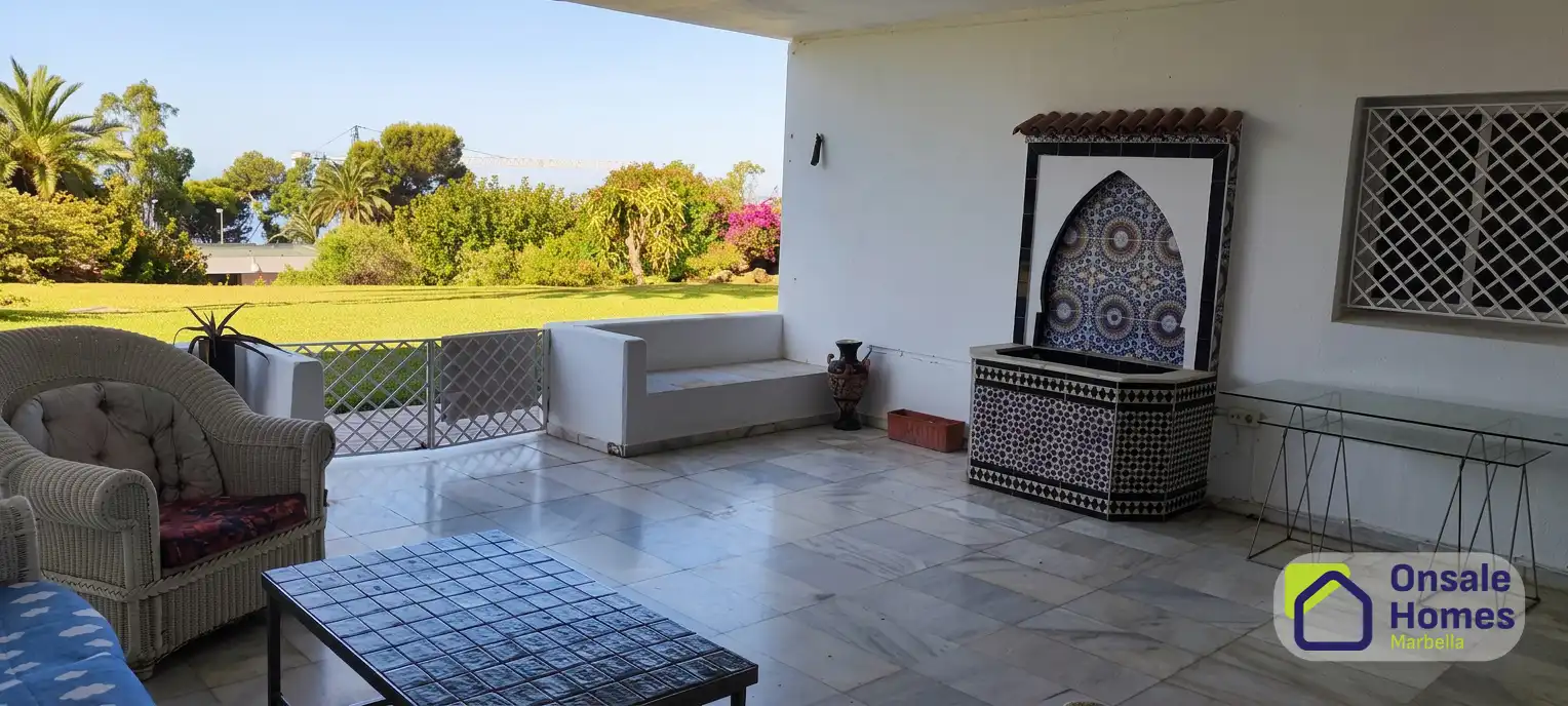 Terrasse von Wohnungen zum Verkauf in Marbella mit Terrasse, Abstellraum und Gemeinschaftspool
