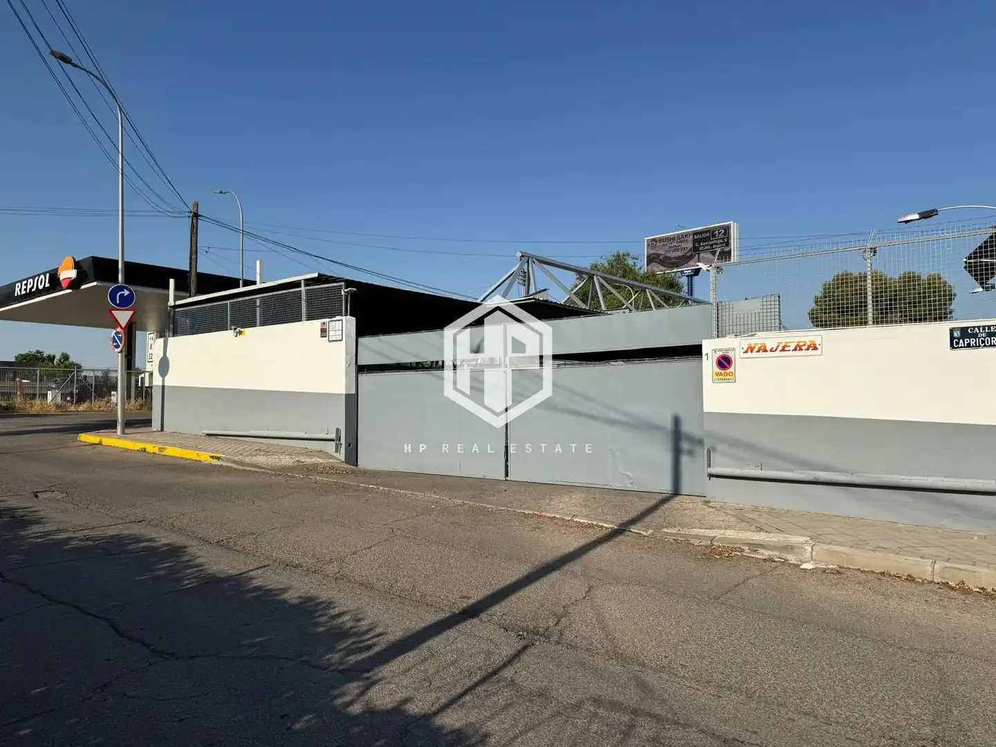 Vista exterior de Nau industrial de lloguer en Madrid amb Calefacció i Alarma