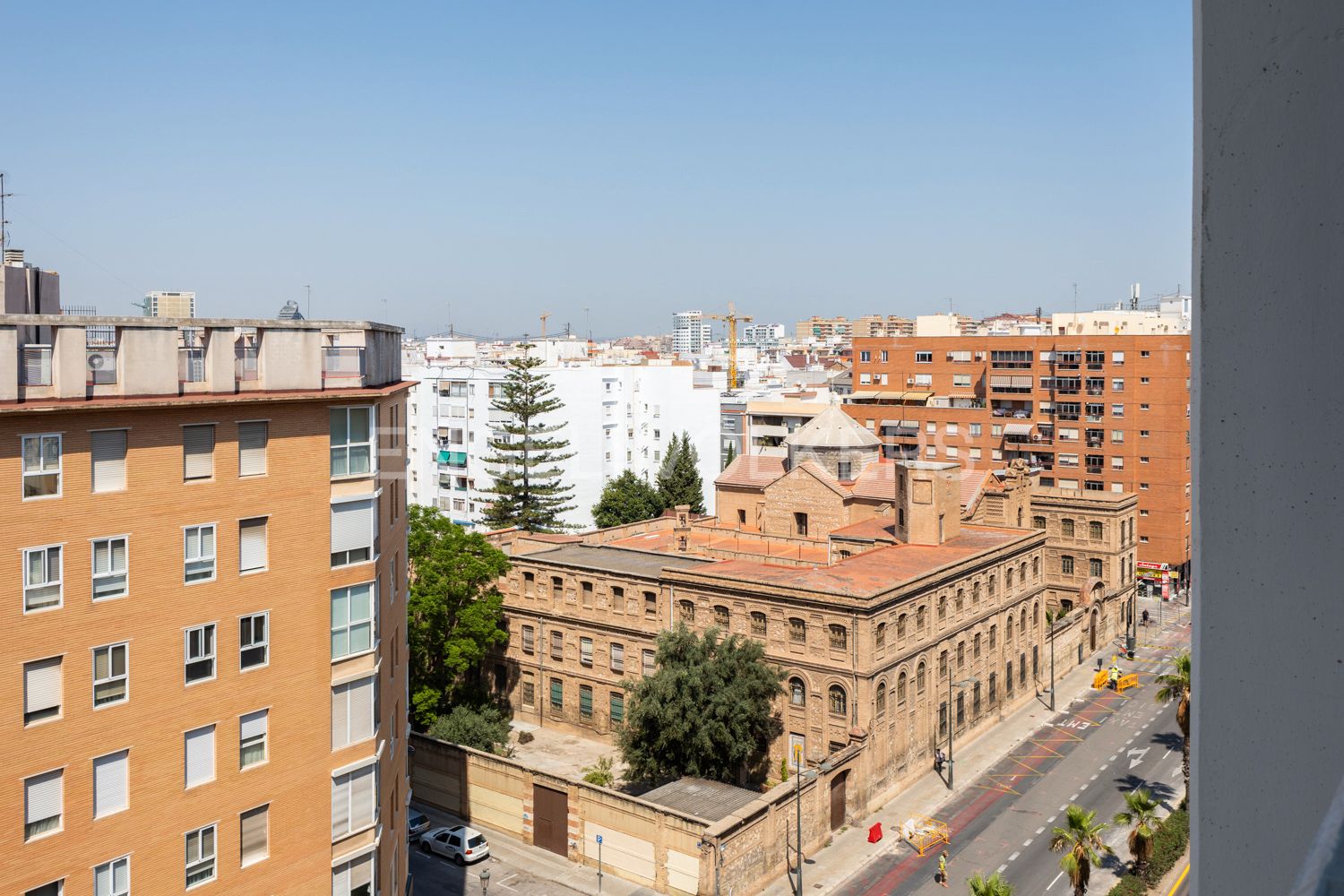 Vista exterior de Apartament en venda en  Valencia Capital amb Calefacció i Balcó