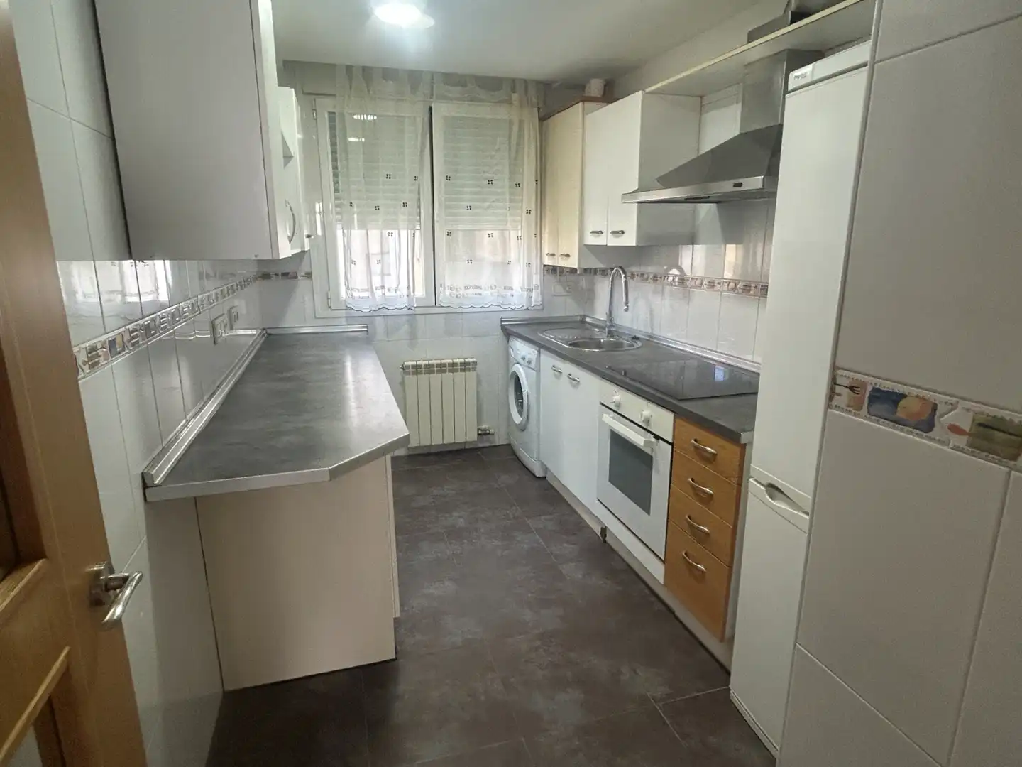Cocina de Piso en venta en Valladolid con Calefacción, Terraza y Trastero