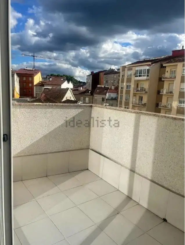 Terrassa de Pis de lloguer en Ourense Capital  amb Calefacció, Parquet i Moblat
