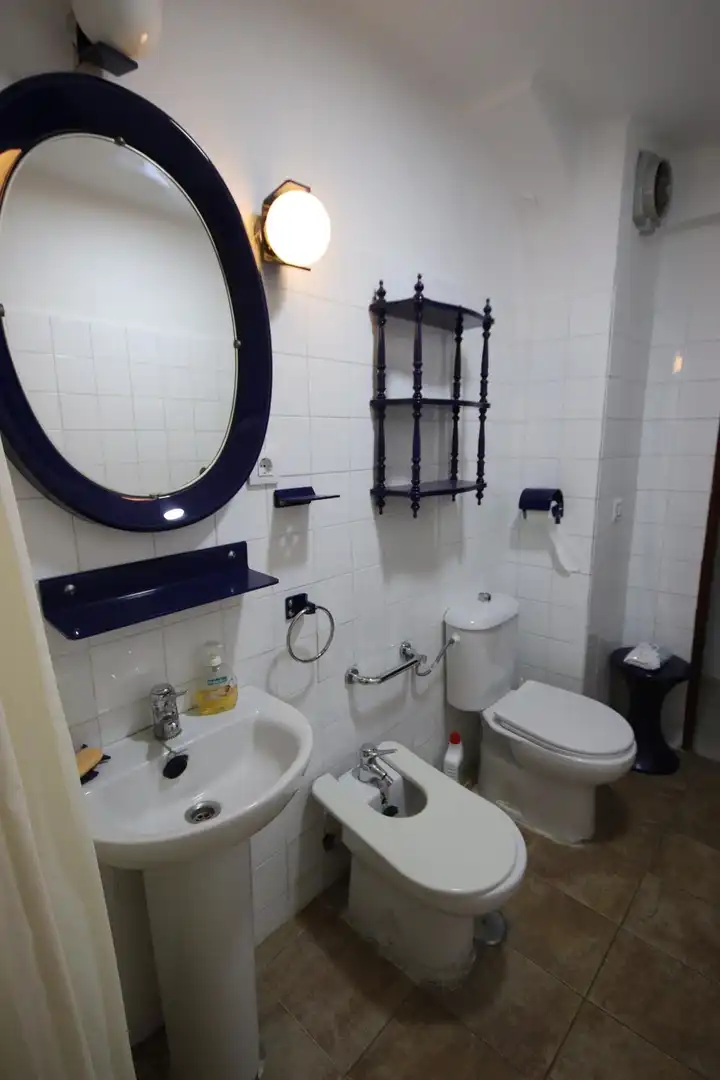 Badezimmer von Wohnungen zum Verkauf in San Juan de Aznalfarache mit Klimaanlage und Balkon