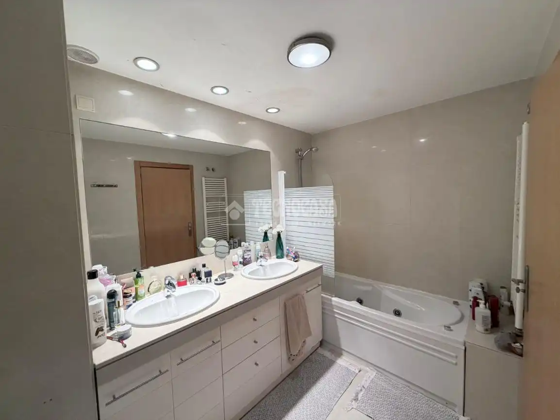 Baño de Piso en venta en Madrid con Aire acondicionado, Calefacción y Trastero