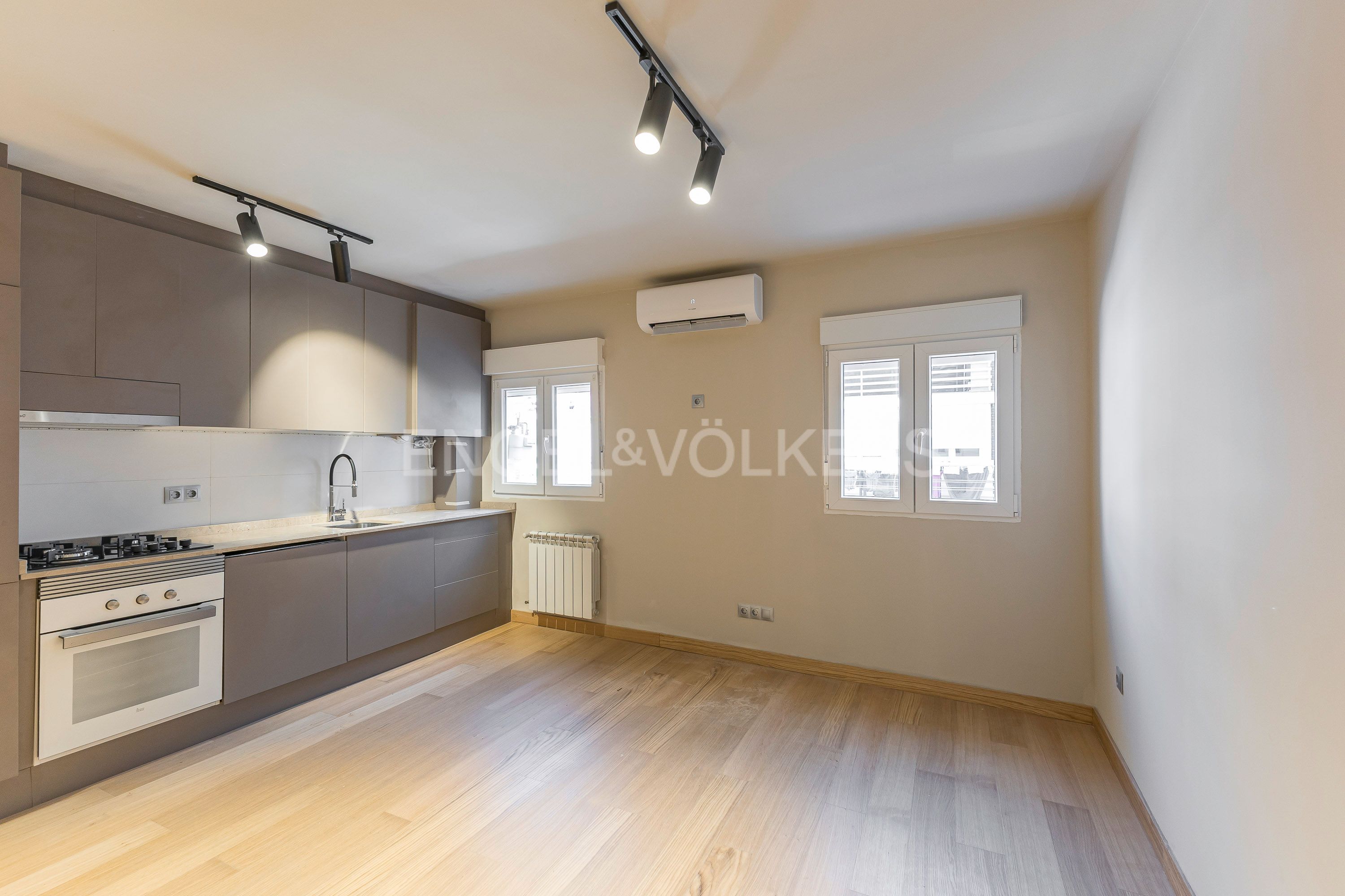 Cuina de Apartament en venda en  Madrid Capital amb Aire condicionat i Calefacció