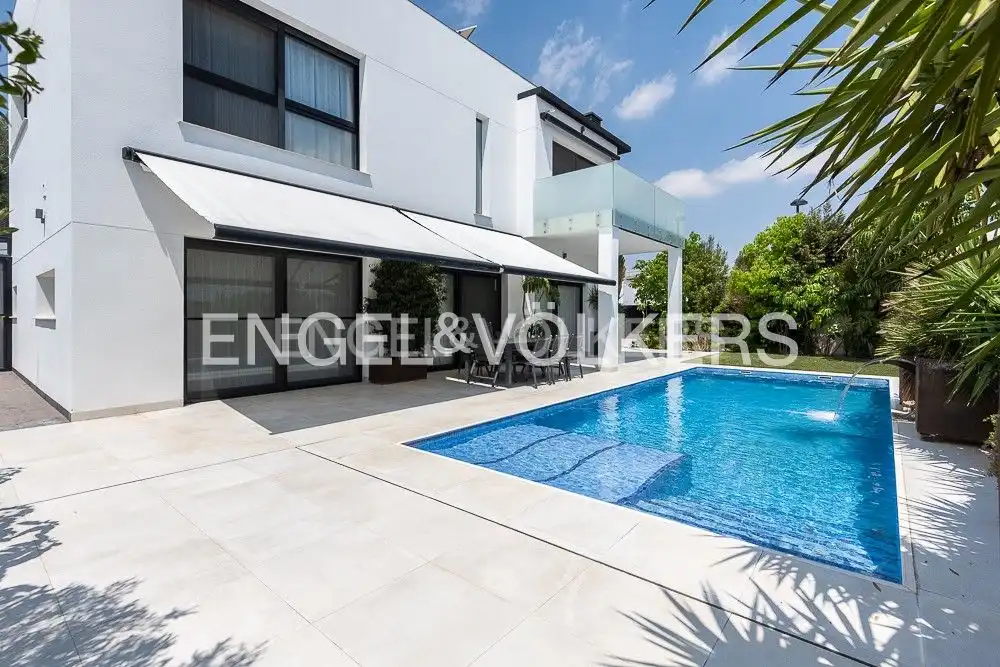 Vista exterior de Casa o chalet en venta en Zona Avenida Alta - Auditorio