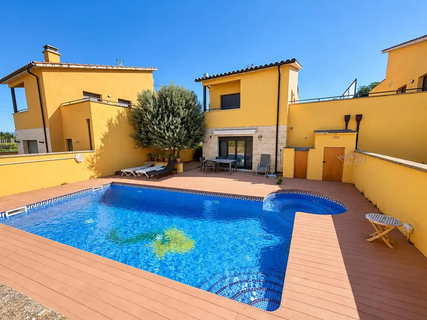 Xalet amb piscina en venda a OLOT, imagen 2