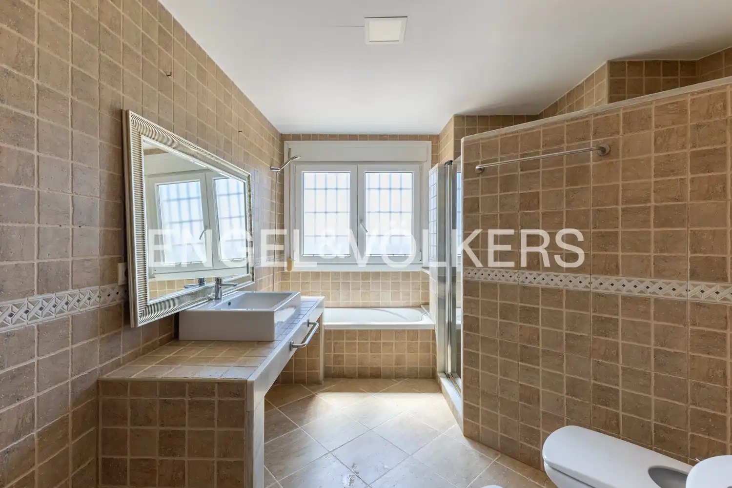 Baño de Casa adosada de alquiler en Puçol con Calefacción, Jardín privado y Terraza
