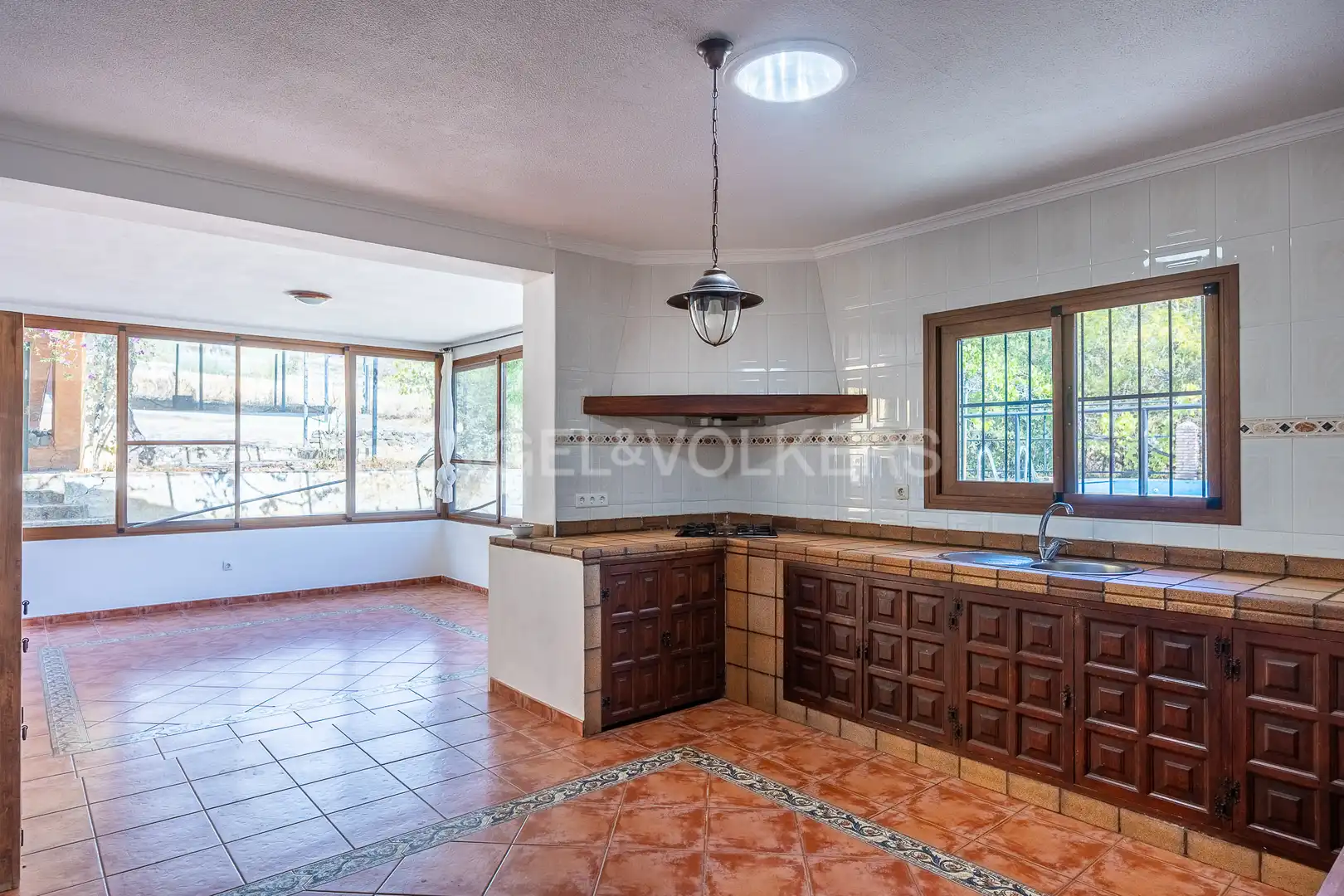 Cocina de Finca rústica en venta en El Castillo de las Guardas con Calefacción, Jardín privado y Terraza