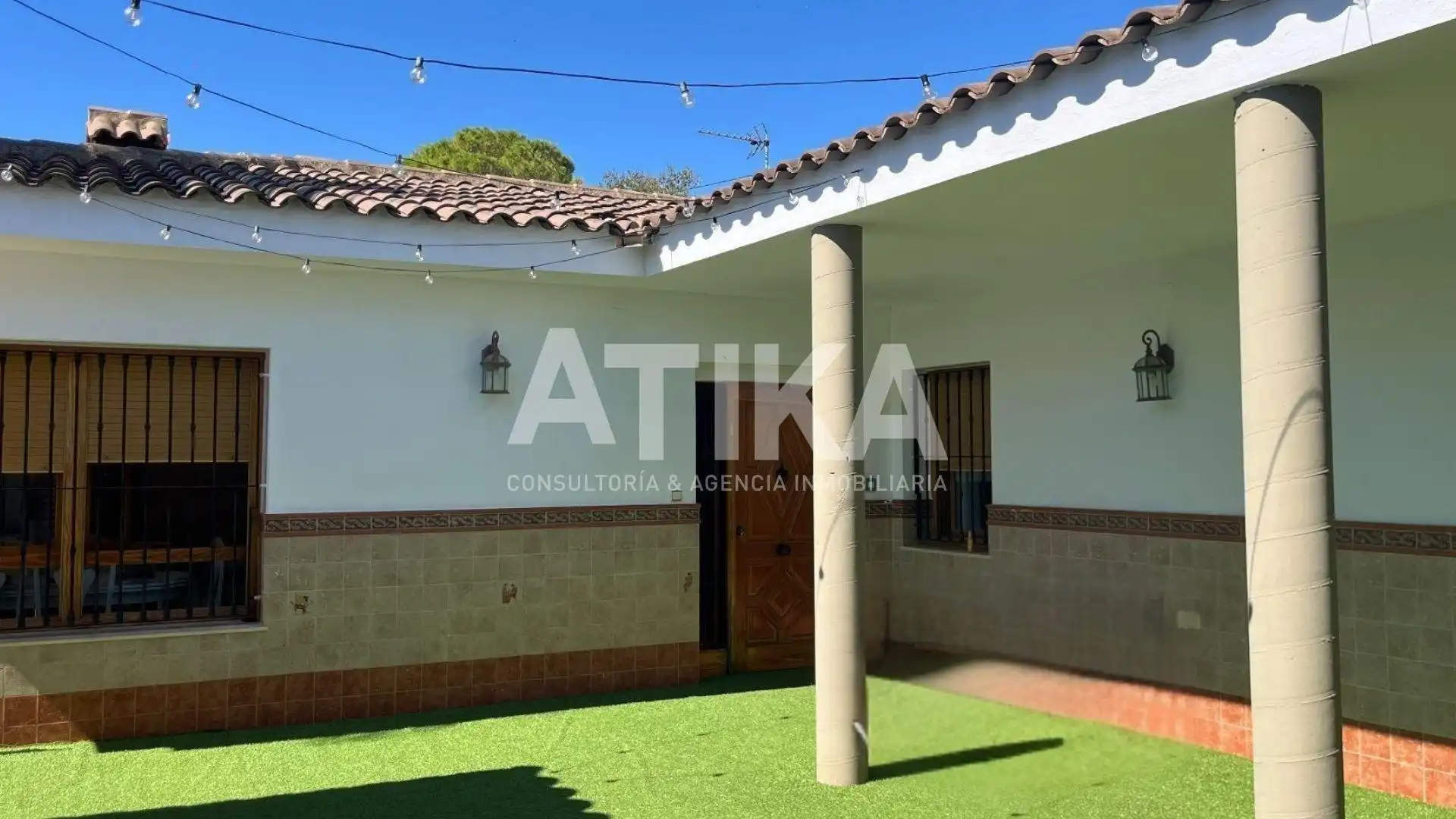 Exterior view of Houses for sale in Ontinyent  with Air Conditioner, Private garden and Parquet flooring