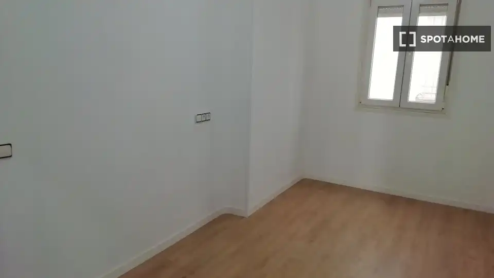 Bedroom of Flat for rent in Madrid  with Air Conditioner, Heating and Furnished