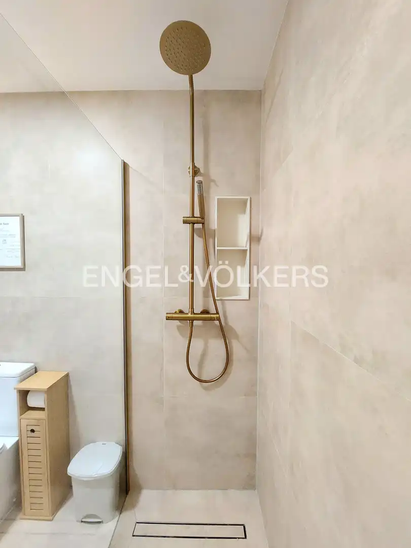 Bathroom of Flat for sale in Valencia  with Heating and Terrace