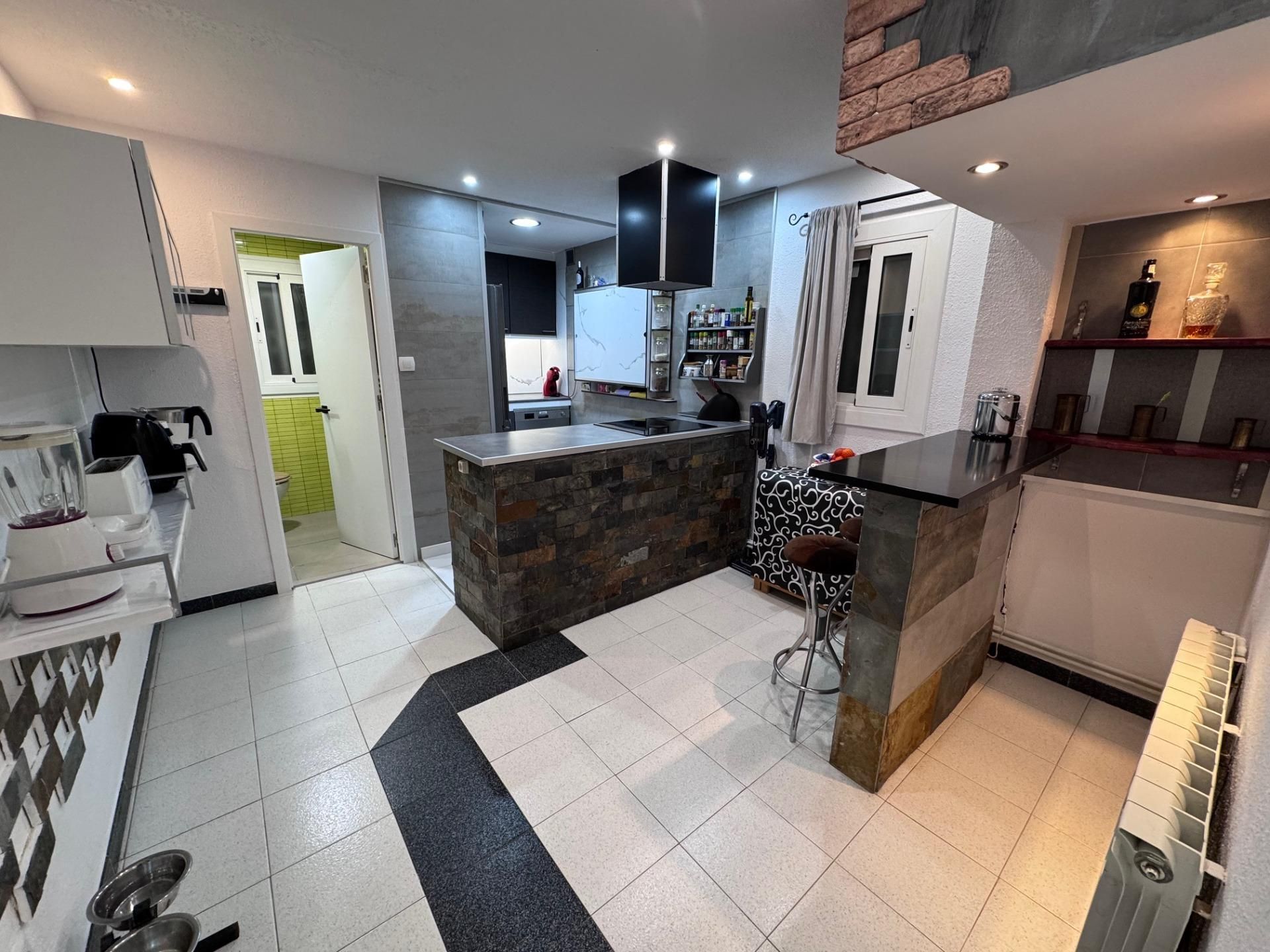 Cuina de Planta baixa en venda en Roda de Berà amb Aire condicionat, Calefacció i Jardí privat