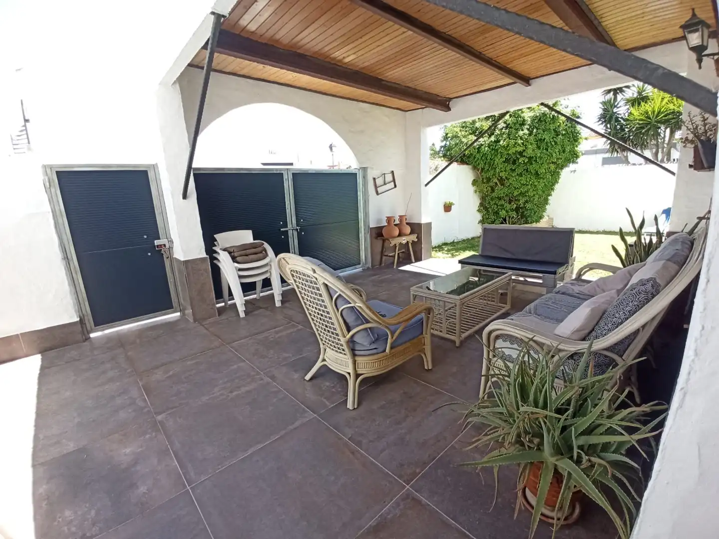 Terrace of Single-family semi-detached for rent in Chiclana de la Frontera  with Private garden, Furnished and Oven