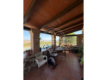 Casa rústica con jardín en venta en Calle Deshesa de la Peña