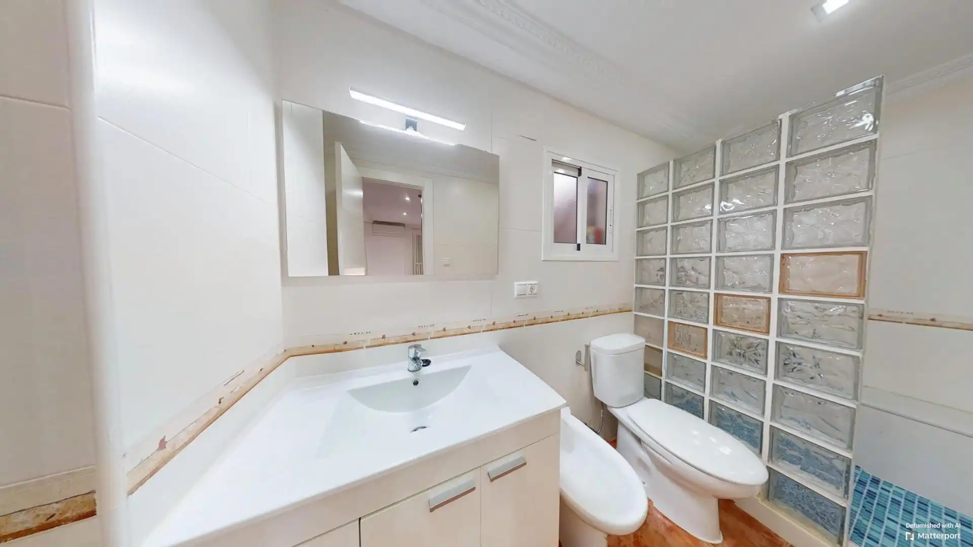 Bathroom of Houses for sale in Elche / Elx  with Air Conditioner, Heating and Private garden