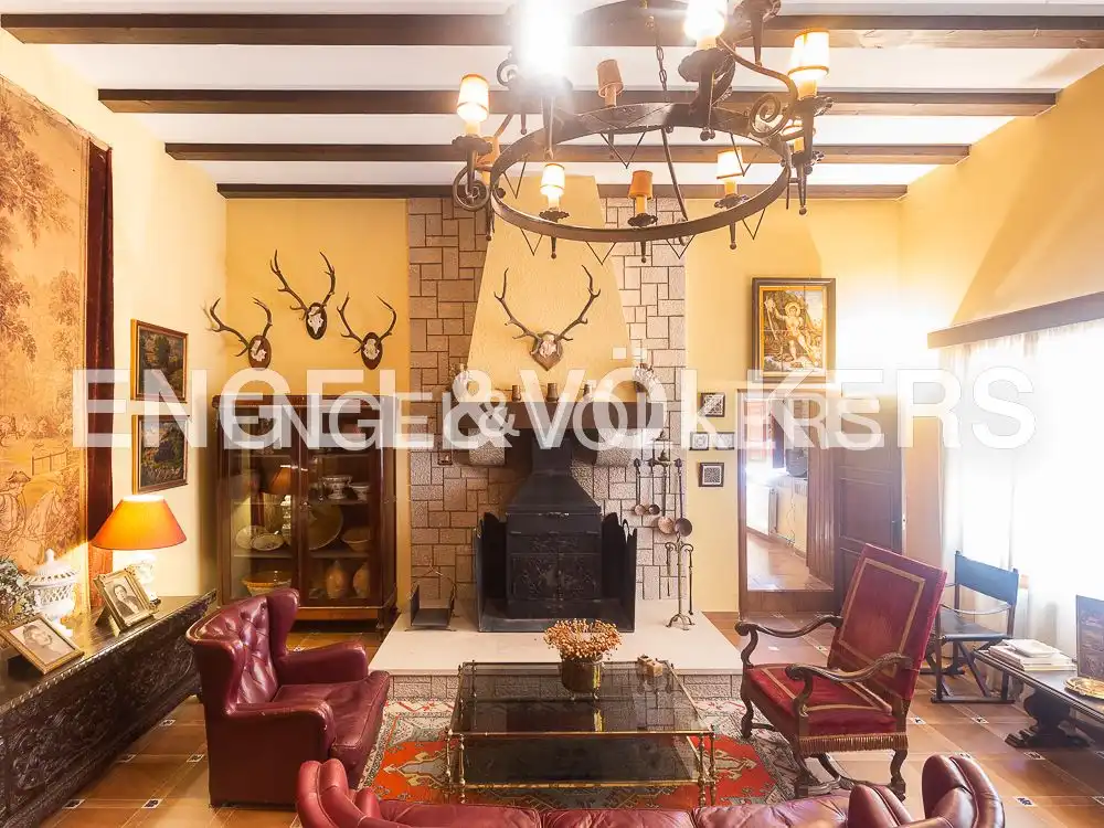 Casa rústica con piscina en venta en Requena, imagen 3