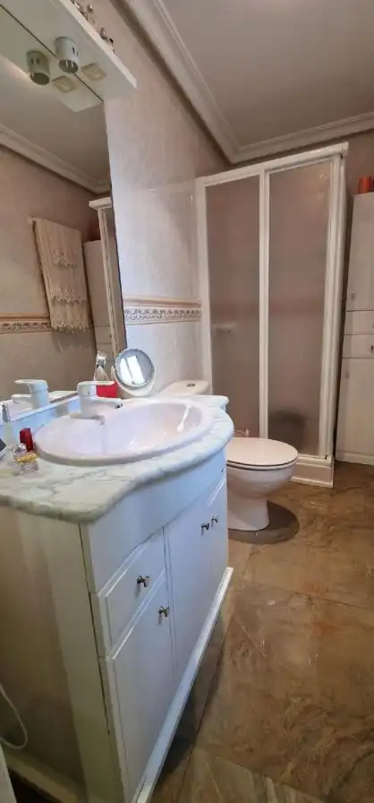 Bany de Casa adosada en venda en Totana amb Aire condicionat, Moblat i Balcó