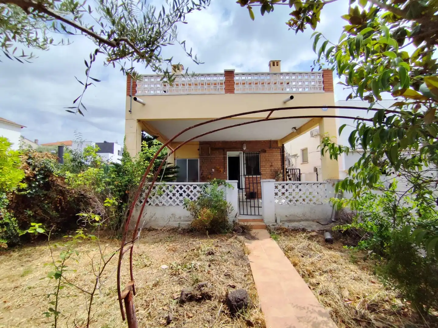 Vista exterior de Casa o chalet en venta en Santa Perpètua de Mogoda con Aire acondicionado, Calefacción y Jardín privado