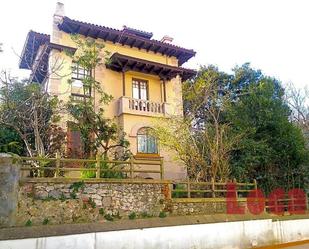 Vista exterior de Casa o xalet en venda en Santander amb Terrassa