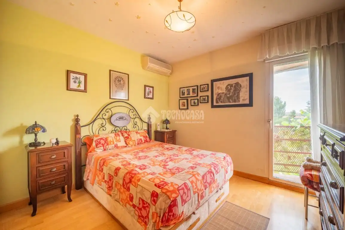 Habitación de Casa adosada en venta en Rivas-Vaciamadrid con Aire acondicionado, Calefacción y Jardín privado