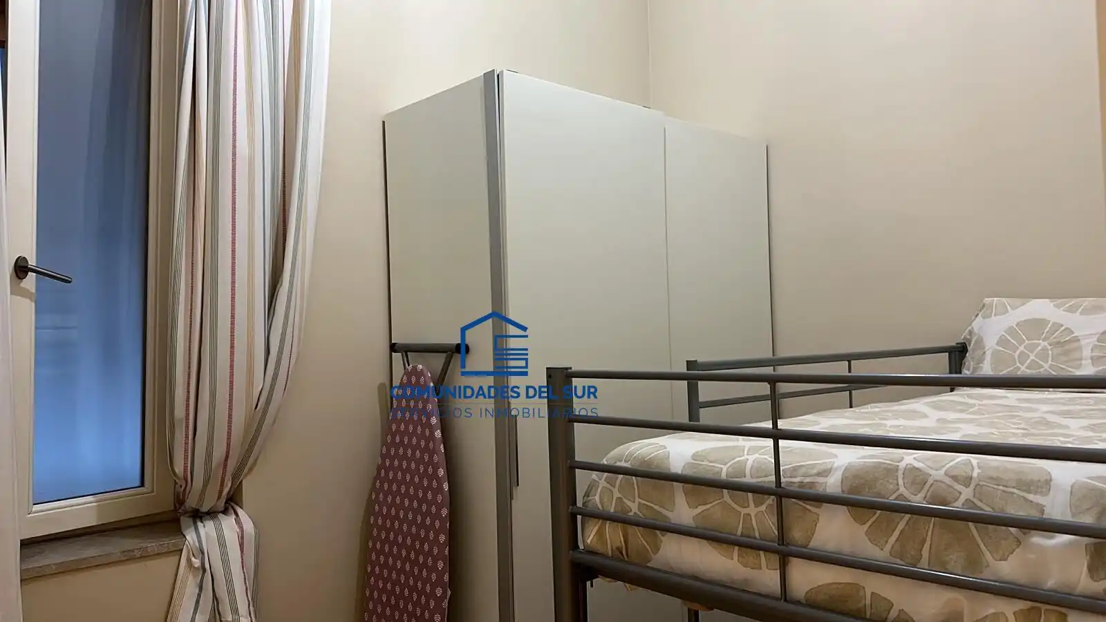 Dormitori de Apartament de lloguer en Cádiz amb Moblat