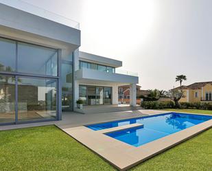 Piscina de Casa o xalet en venda en Benahavís amb Aire condicionat, Jardí privat i Terrassa