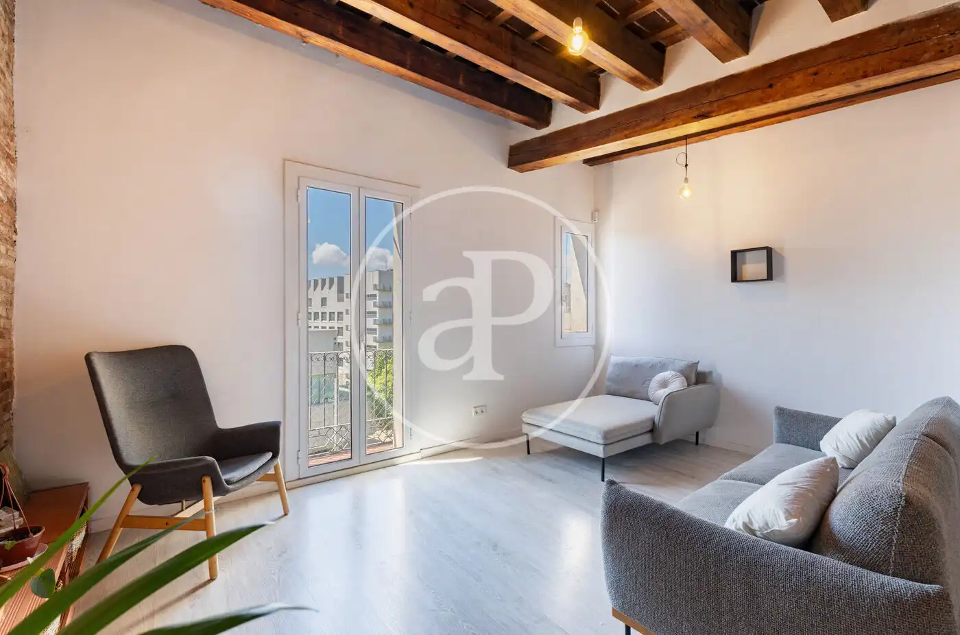 Sala d'estar de Pis en venda en Barcelona amb Aire condicionat, Calefacció i Balcó