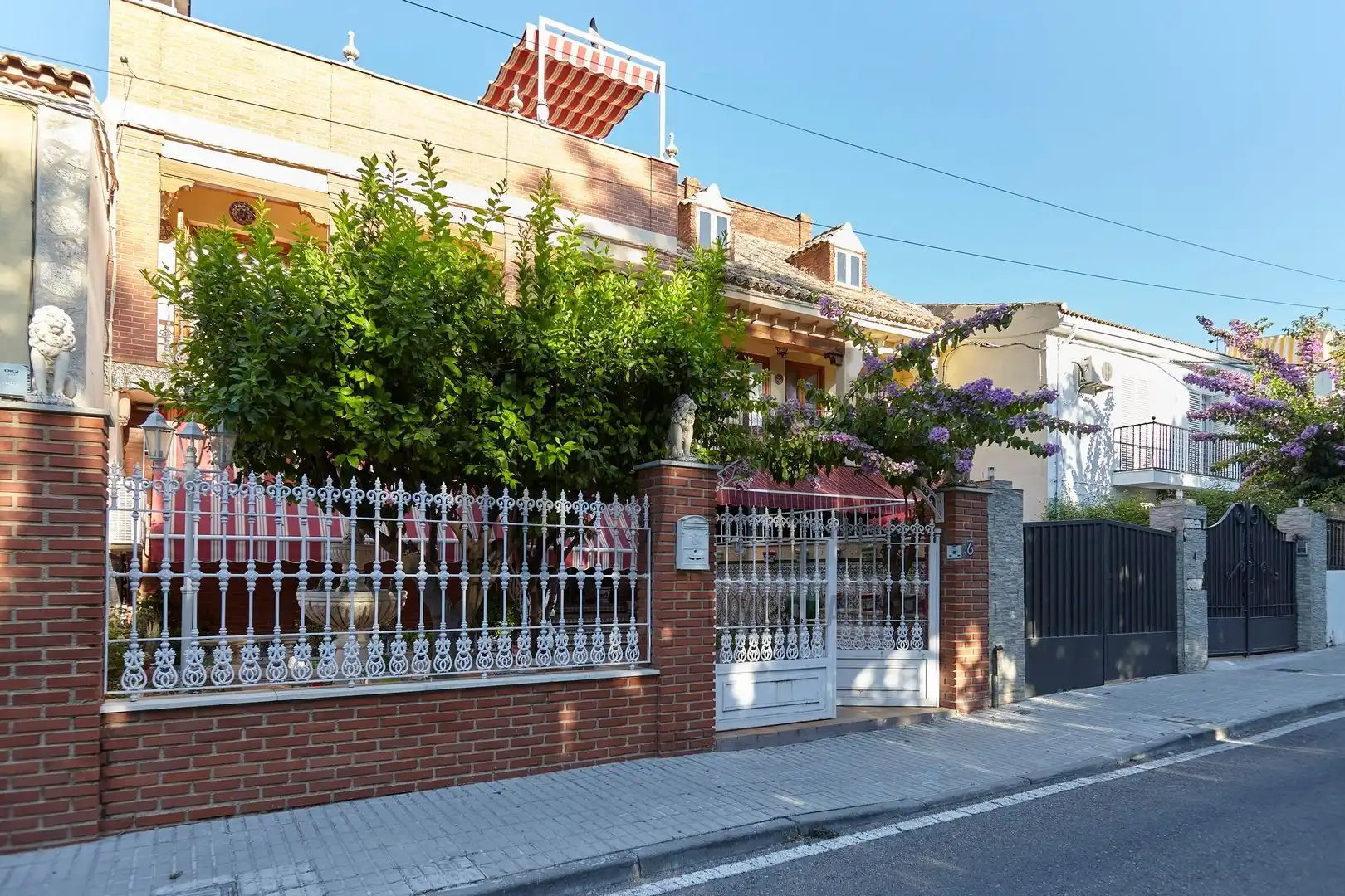 Vista exterior de Casa o chalet en venta en Jaén con Aire acondicionado, Calefacción y Jardín privado