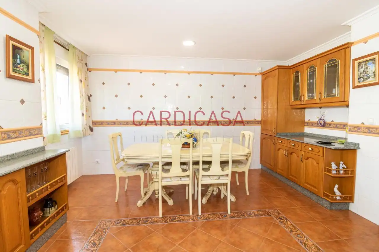 Cocina de Casa o chalet en venta en Vigo  con Calefacción, Jardín privado y Parquet