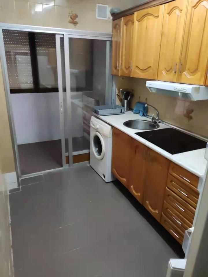 Cuina de Planta baixa en venda en  Madrid Capital amb Calefacció i Moblat