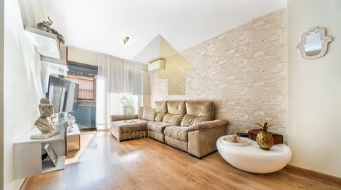 Foto 3 de Piso en venta en Carrer de Jacint Verdaguer, La Llagosta, Barcelona